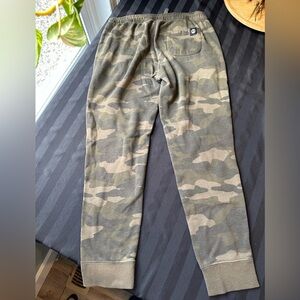 Amnesia men’s/boys size medium camo sweatpants streetwear casual drawstring